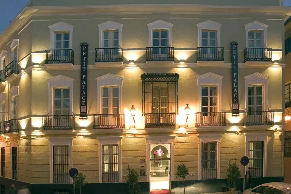 Petit Palace Santa Cruz