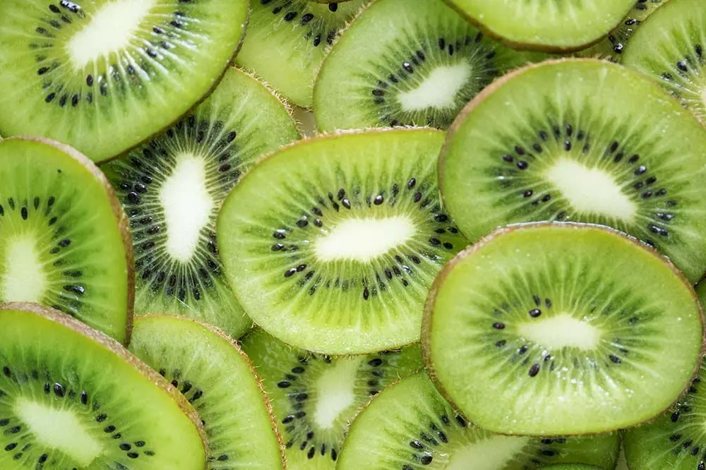 Precauzioni per dare kiwi al tuo cane